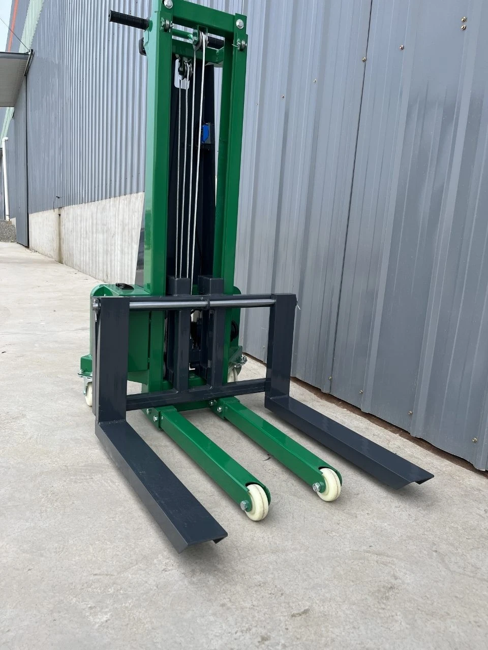 Portable Compact Forklift With Movable Fork best